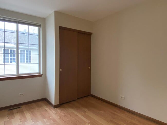 Building Photo - 34 S Macgillis Dr