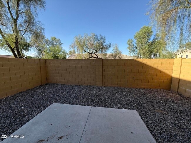 Building Photo - 2150 E Bell Rd