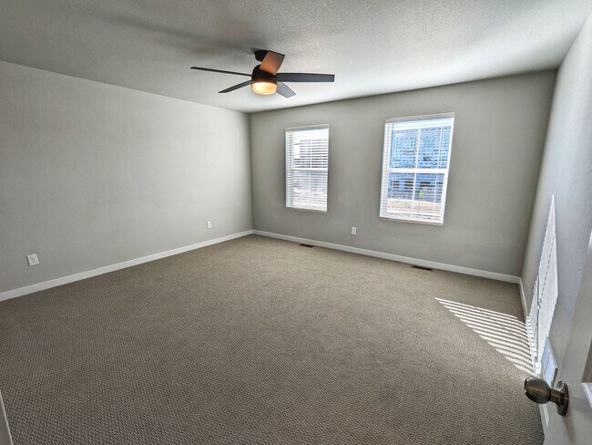 Building Photo - 3 Bedroom, 2.5 Bathroom with two car garage