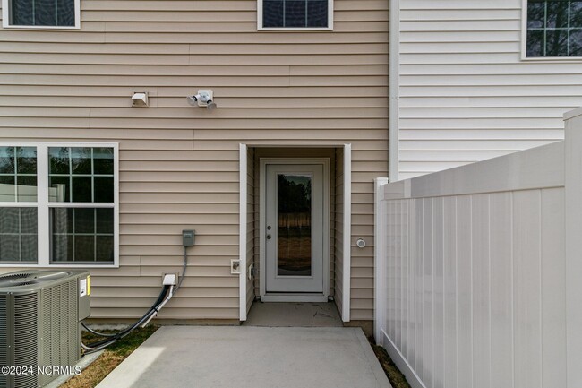 Building Photo - 2305 Gracie Ln