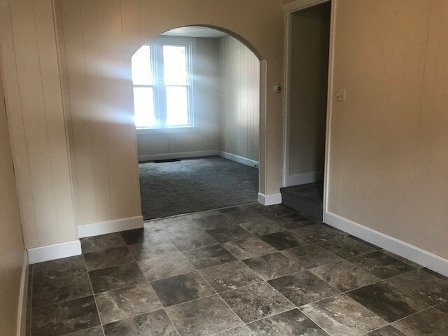 Building Photo - Classic 2 bedroom borough home MONTH TO MONTH LEASE ONLY!