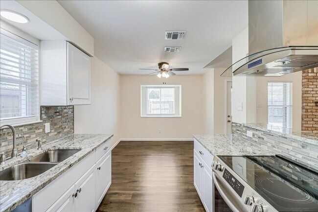 Building Photo - 7314 Ottawa Cir