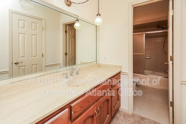 Building Photo - 938 Lost Valley Dr SE