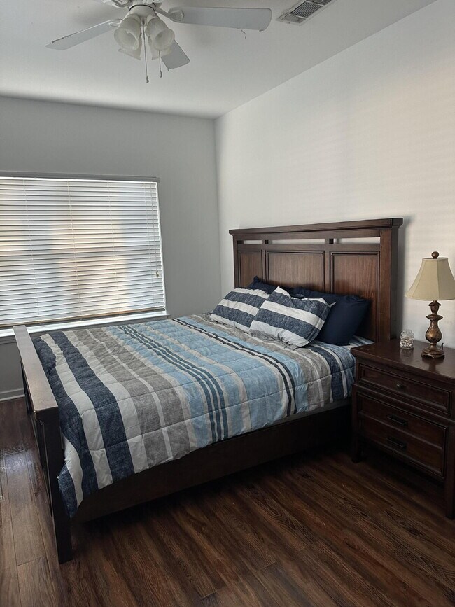 Building Photo - Great 3/2 Fully Furnished-TDY Welcome!!