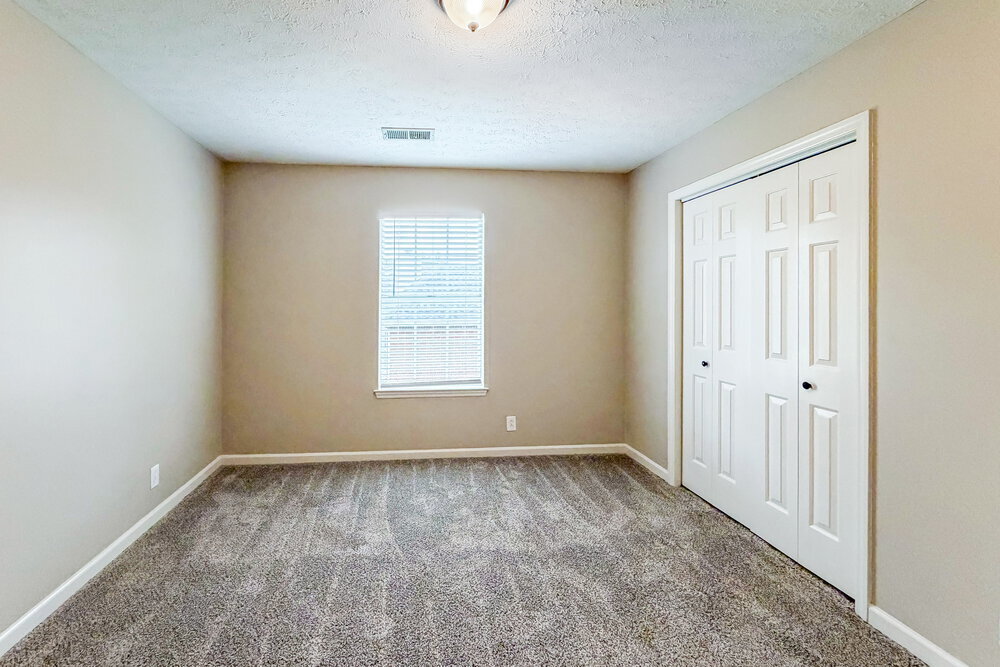 Building Photo - 142 S Birchwood Dr