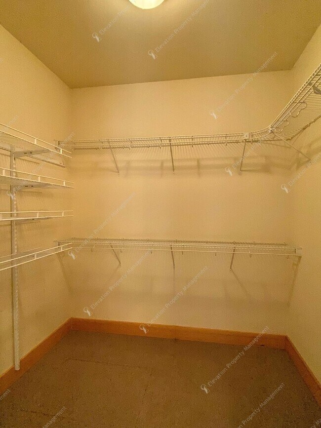 Building Photo - West Hills Gem with Timeless Charm and Modern Comfort