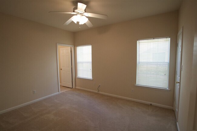 Building Photo - 2267 Pine Landing Ct