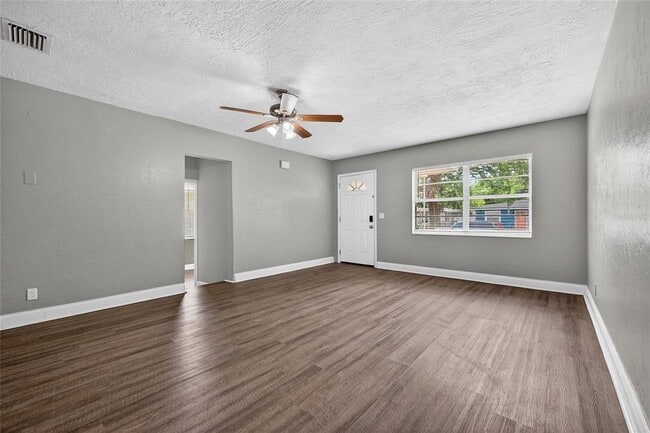 Building Photo - 4621 25th Ave S