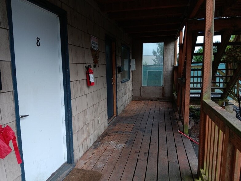 Building Photo - 430 S Holladay Dr