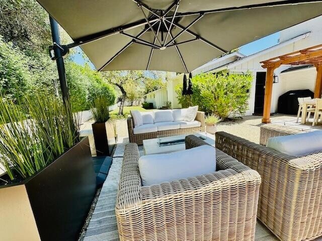 Building Photo - 450 Santa Rosa Ln