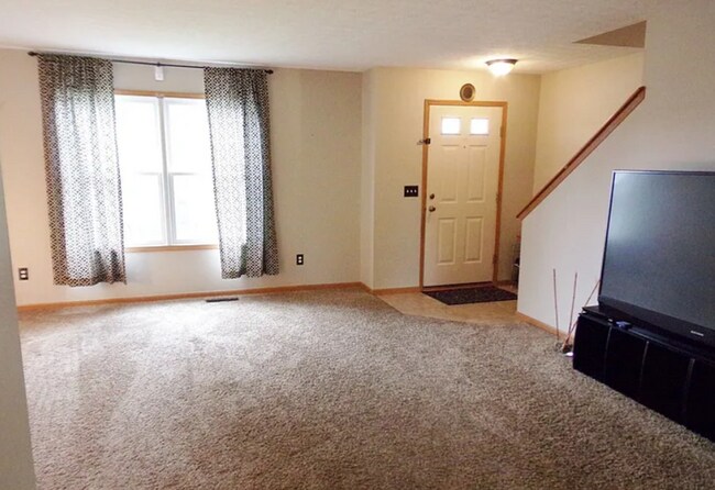 Building Photo - Beautiful 4 bedroom 2.5 bath home in Lewis Center