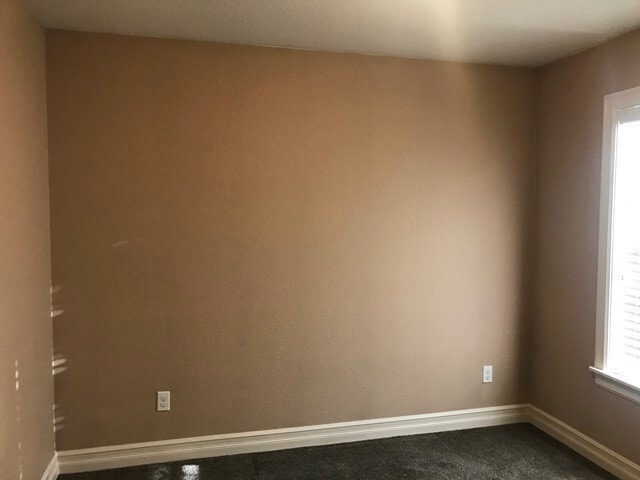 Building Photo - 3Bd/2Ba Single Story House - Available to View!