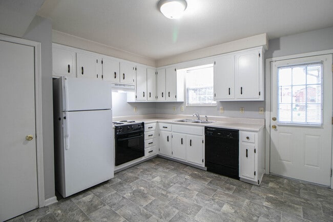 Building Photo - 363 Peabody Dr