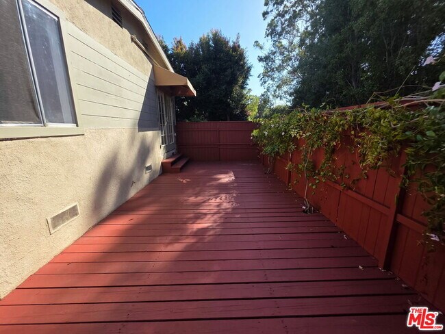 Building Photo - 632 Santa Clara Ave