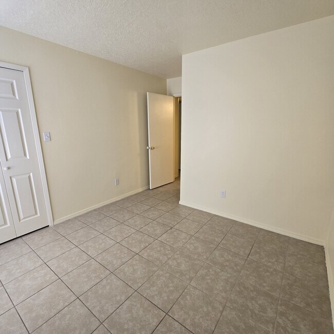 Building Photo - 1489 Gadwall Rd NE