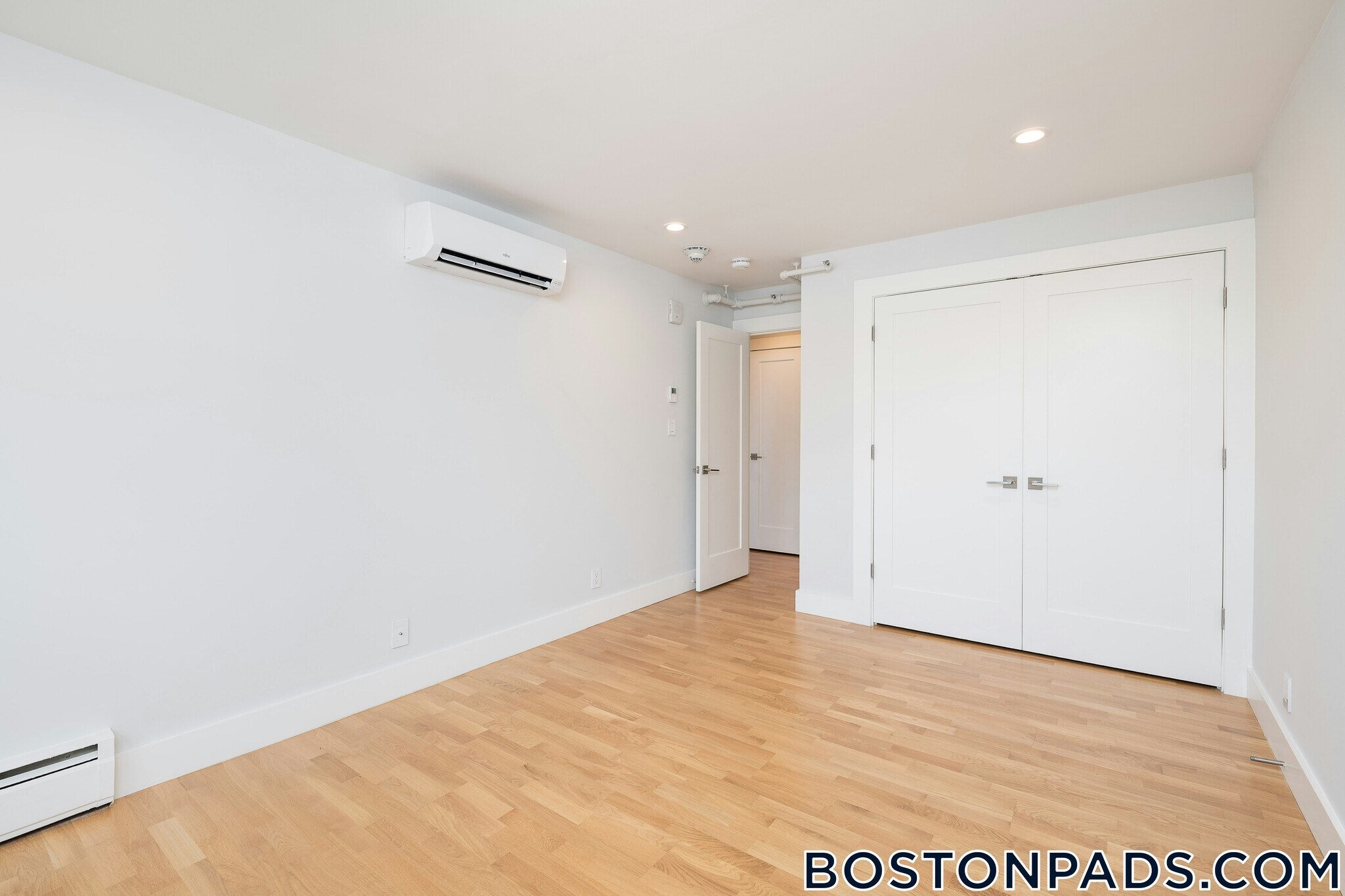 Building Photo - 1410 Columbia Rd