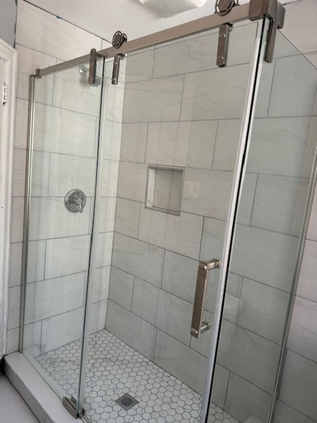 Building Photo - 3 Bedroom Single Family Home in Philadelphia