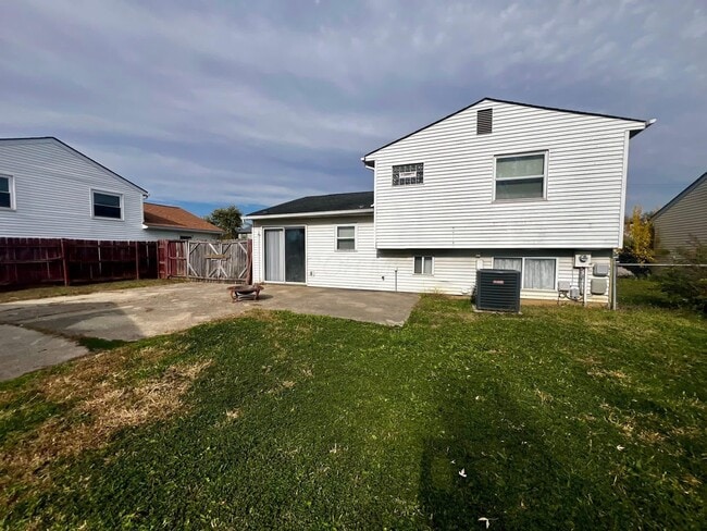 Building Photo - 1597 Rock Creek Dr