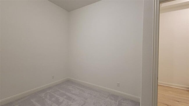 Building Photo - 1720 Scenic Hts Ln