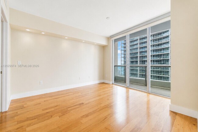 Building Photo - 475 Brickell Ave
