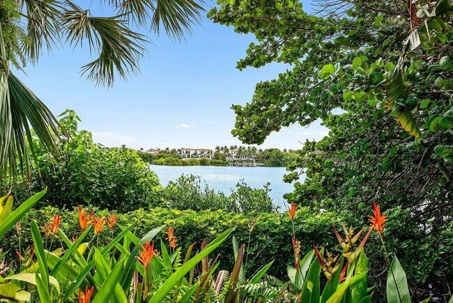 Building Photo - 1620 Lands End Rd