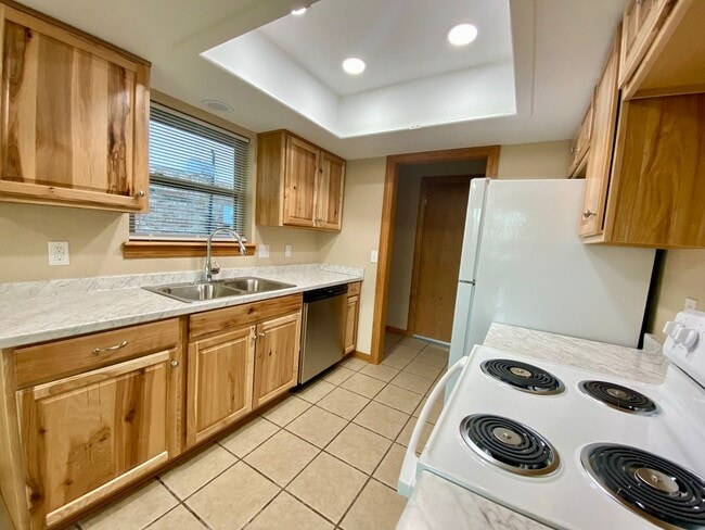 Building Photo - Welcome home!