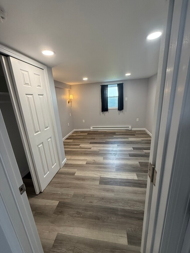 Building Photo - 26 2nd St