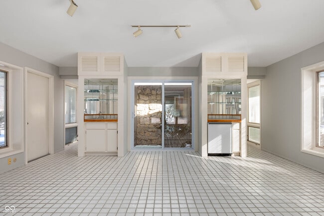 Building Photo - 3731 W 106th St