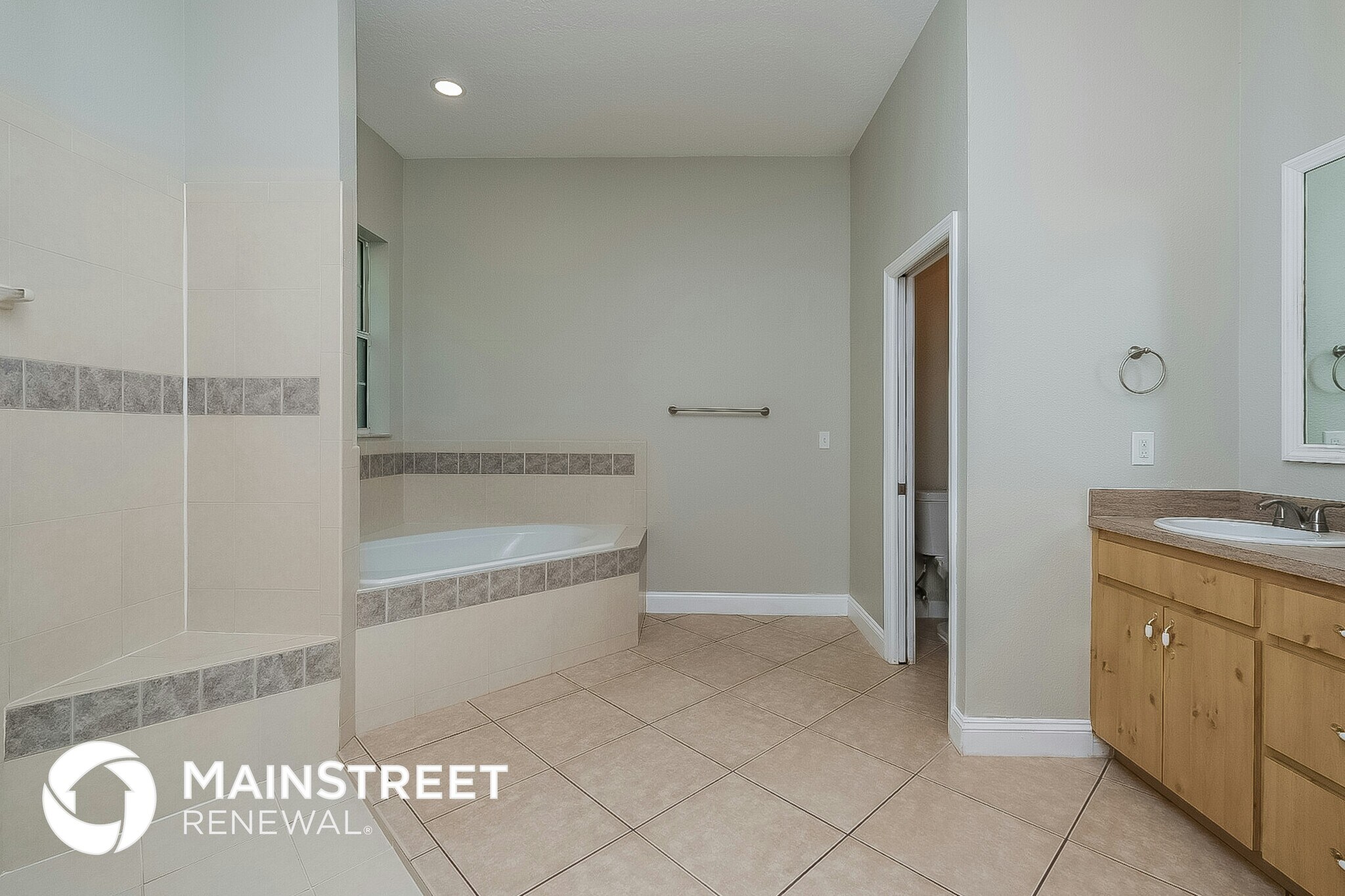 Building Photo - 3300 Hickman Ave