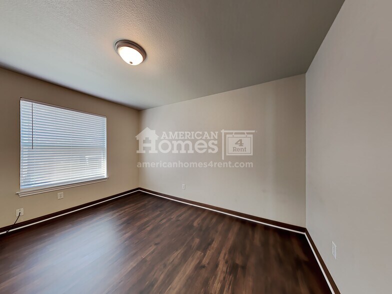 Building Photo - 350 Mesquite Hill Dr