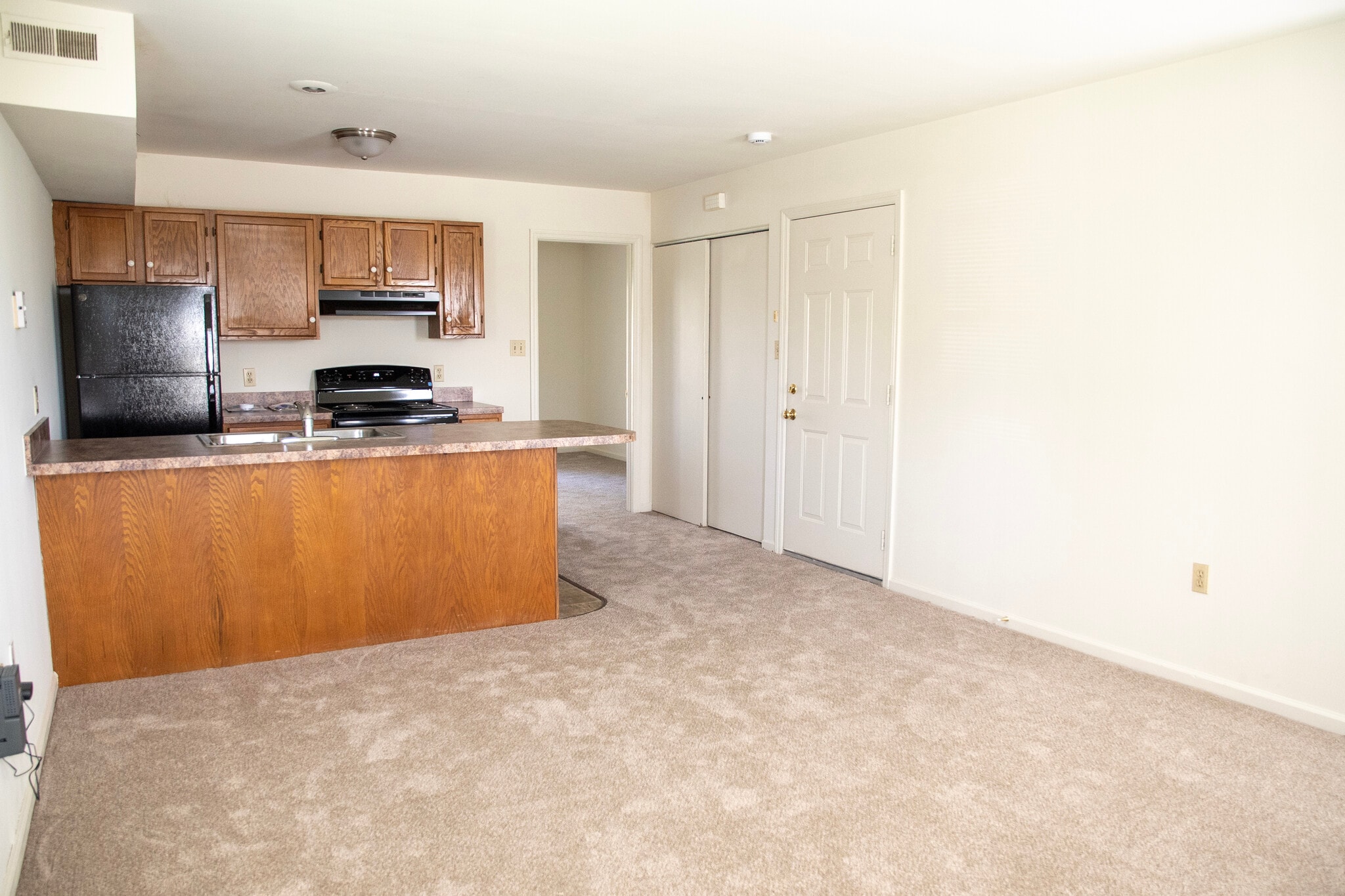 Building Photo - 717 Brunnerville Rd