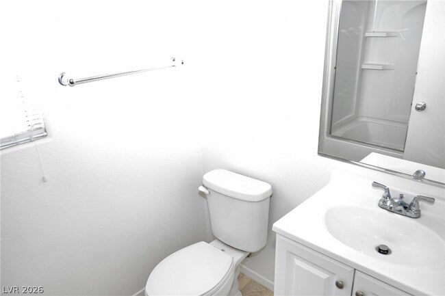 Building Photo - 520 Taunton St