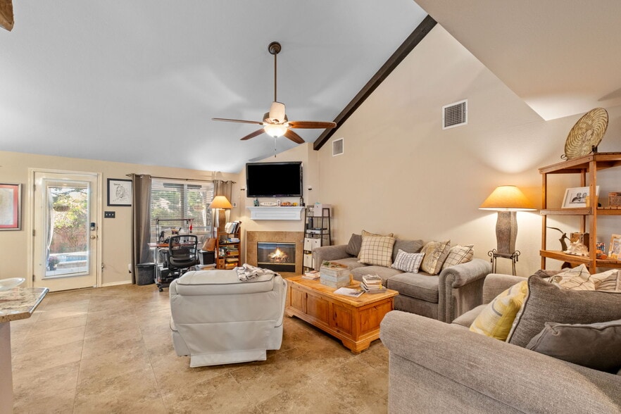 Building Photo - 12211 Hart Crest