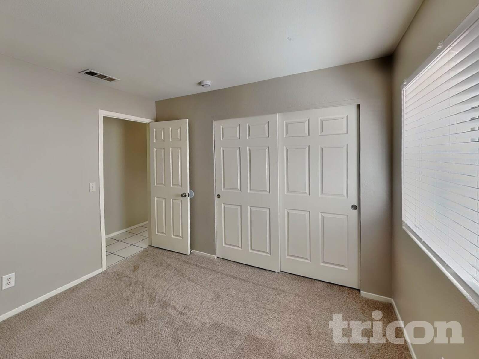Building Photo - 5703 Roundrock Dr