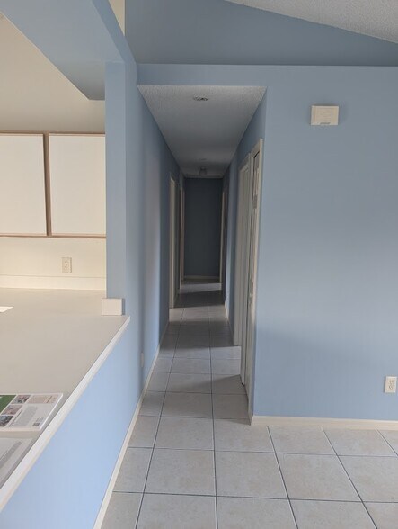 Building Photo - 392 Del Monte Rd