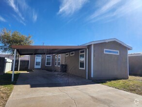 Building Photo - Near Cannon Air Force Base!