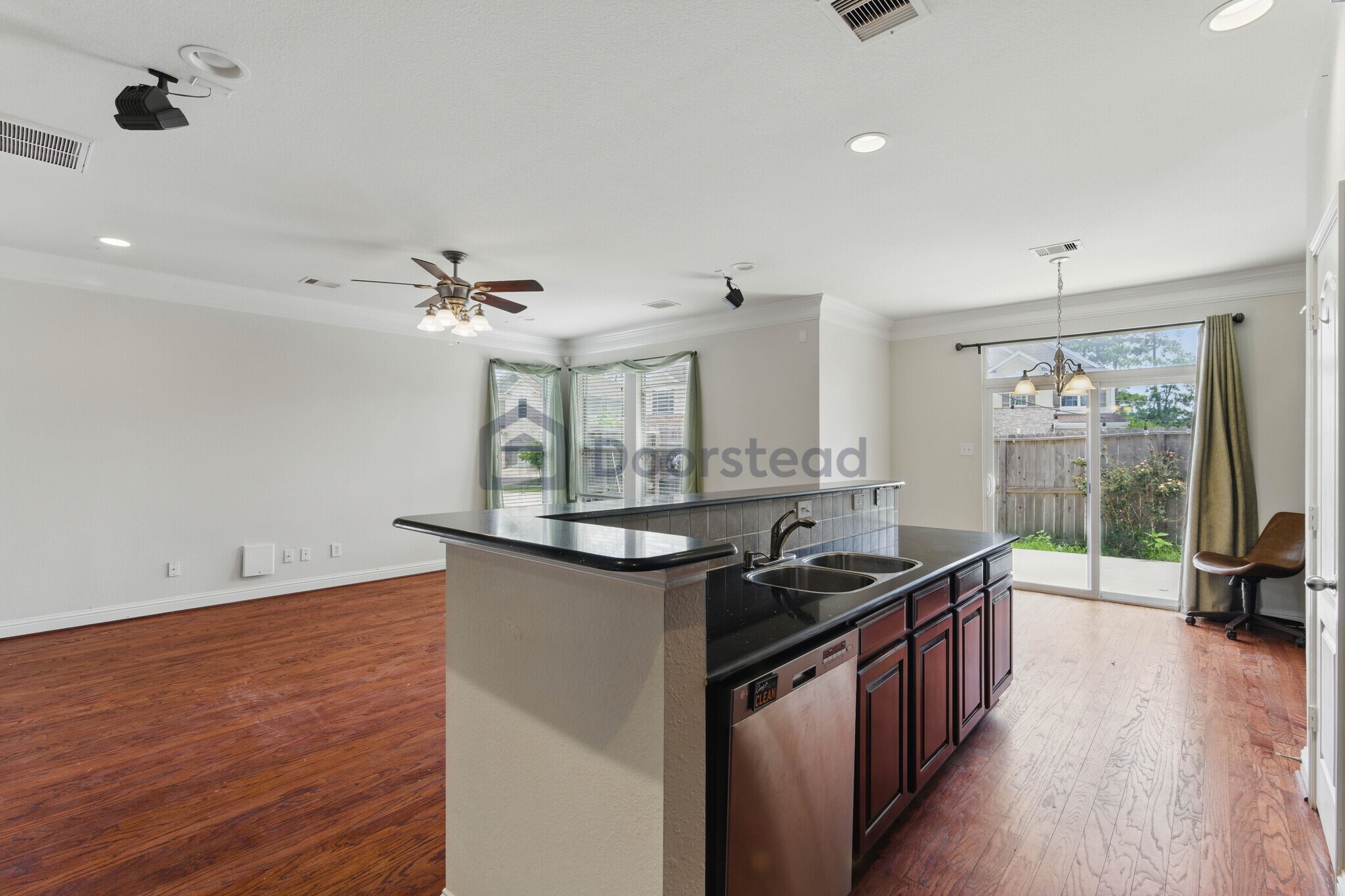 Building Photo - 16030 Summerville Lake Dr