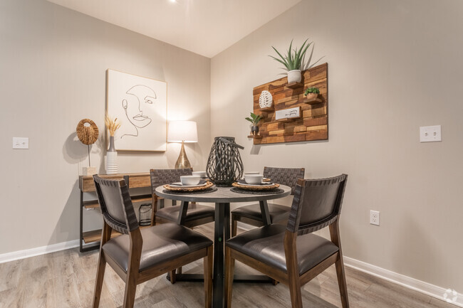 Dining Room - Landmark at Auburn Lakes