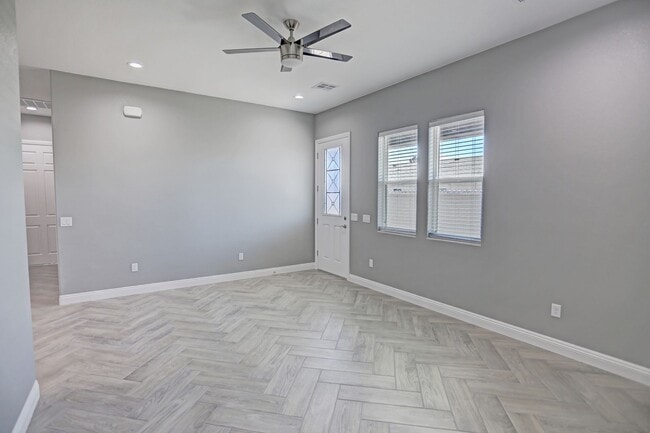 Building Photo - CALVADA VALLEY U3 - Galaxy Street