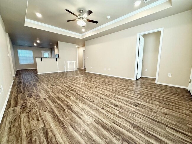 Building Photo - 817 Saddlebrook St