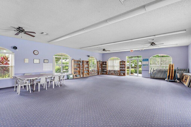 Building Photo - 13770 Oneida Dr