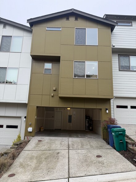 Building Photo - 1049 SW 99th Pl