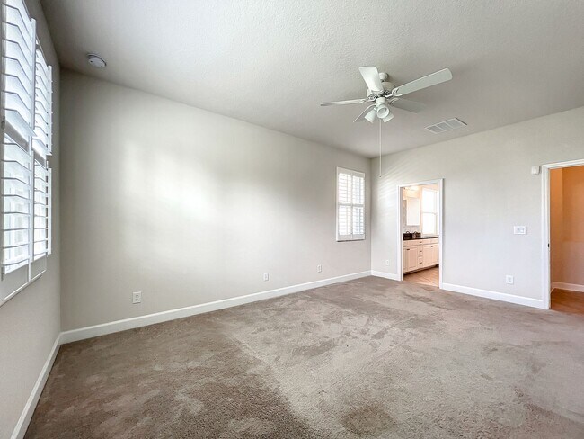 Building Photo - 33147 Shadow Branch Ln