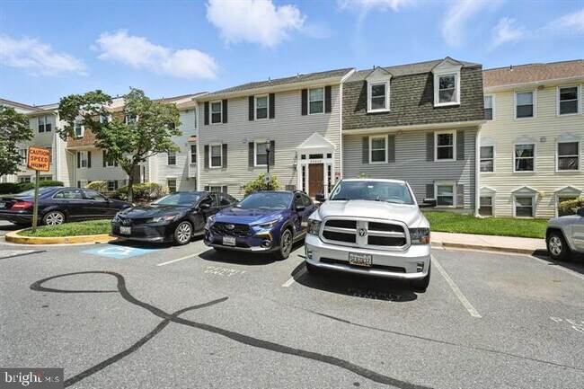 Building Photo - 20315 Beaconfield Terrace