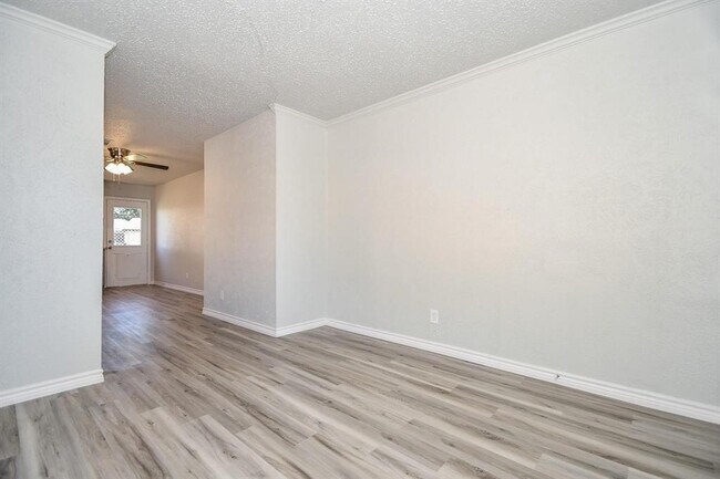 Building Photo - 2116 Thonig Rd