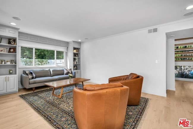 Building Photo - 2324 Banyan Dr