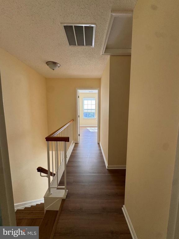 Building Photo - 14803 McKnew Rd
