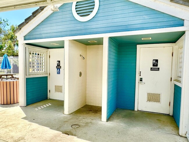 Building Photo - Beautiful Two-Story Home, Guajome Park, Community Pool, San Luis Rey Hiking/Biking Path, Lovely C...