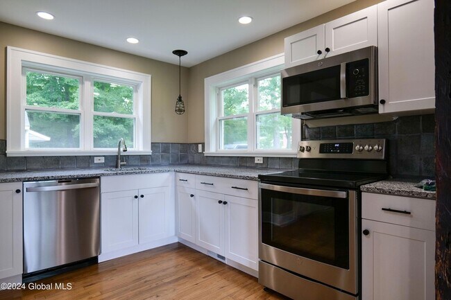 Building Photo - 1220 Ferry Rd