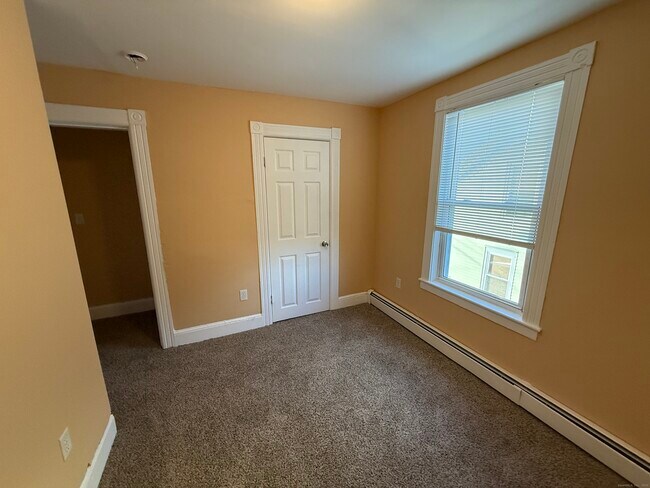 Building Photo - 10 Wilford Ct